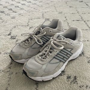 Adidas women’s shoes response cl